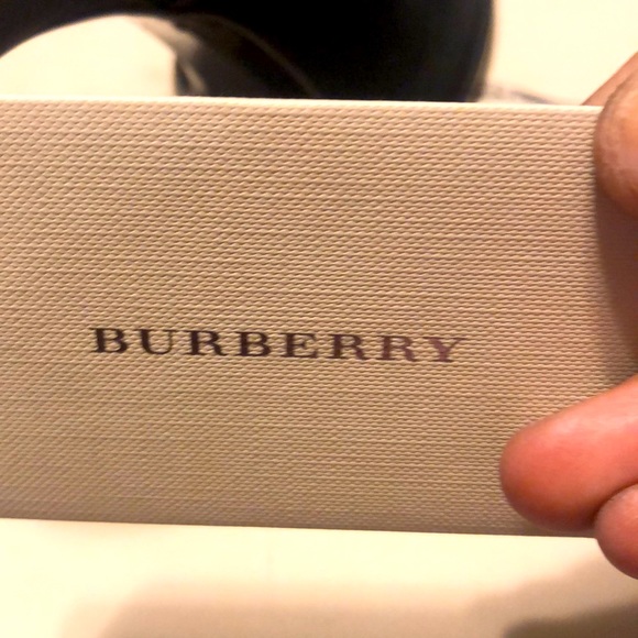 BEAUTIFUL Burberry Booties - Picture 6 of 7